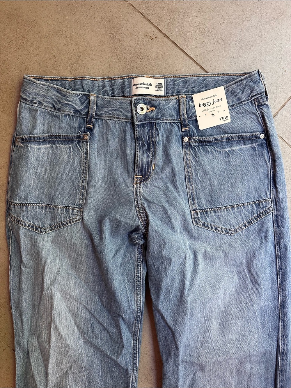 Abercrombie & Fitch girls 17/18 juniors baggy low rise jeans